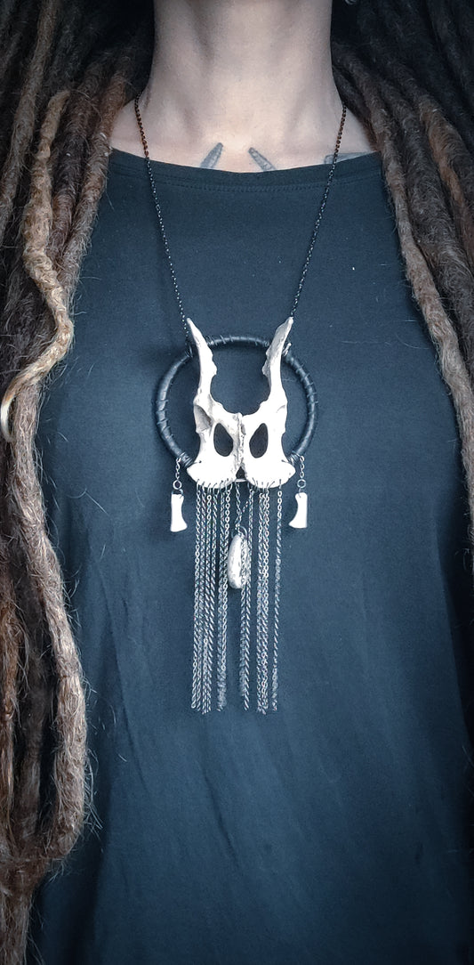 Tiwas - Halsband med Ben och Tiwaz-Runa i Lera