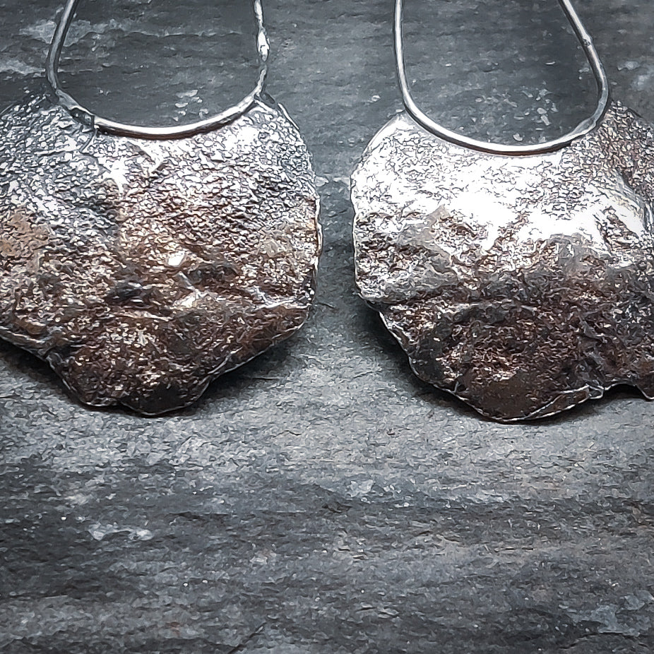 Terra - Örhängen i Sterlingsilver med Texturerad Yta