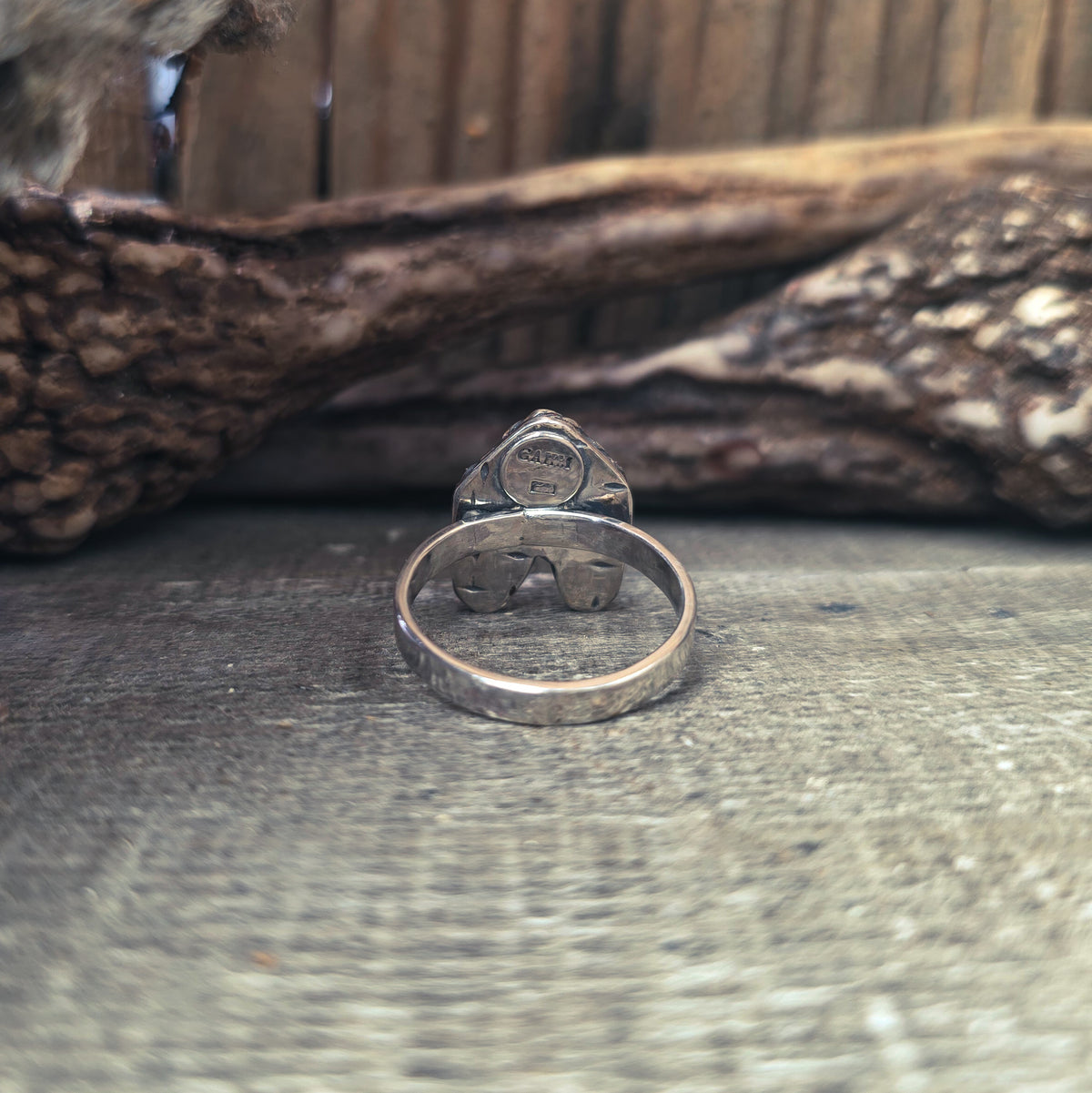 Primal - Ring i Sterlingsilver med Rävtand