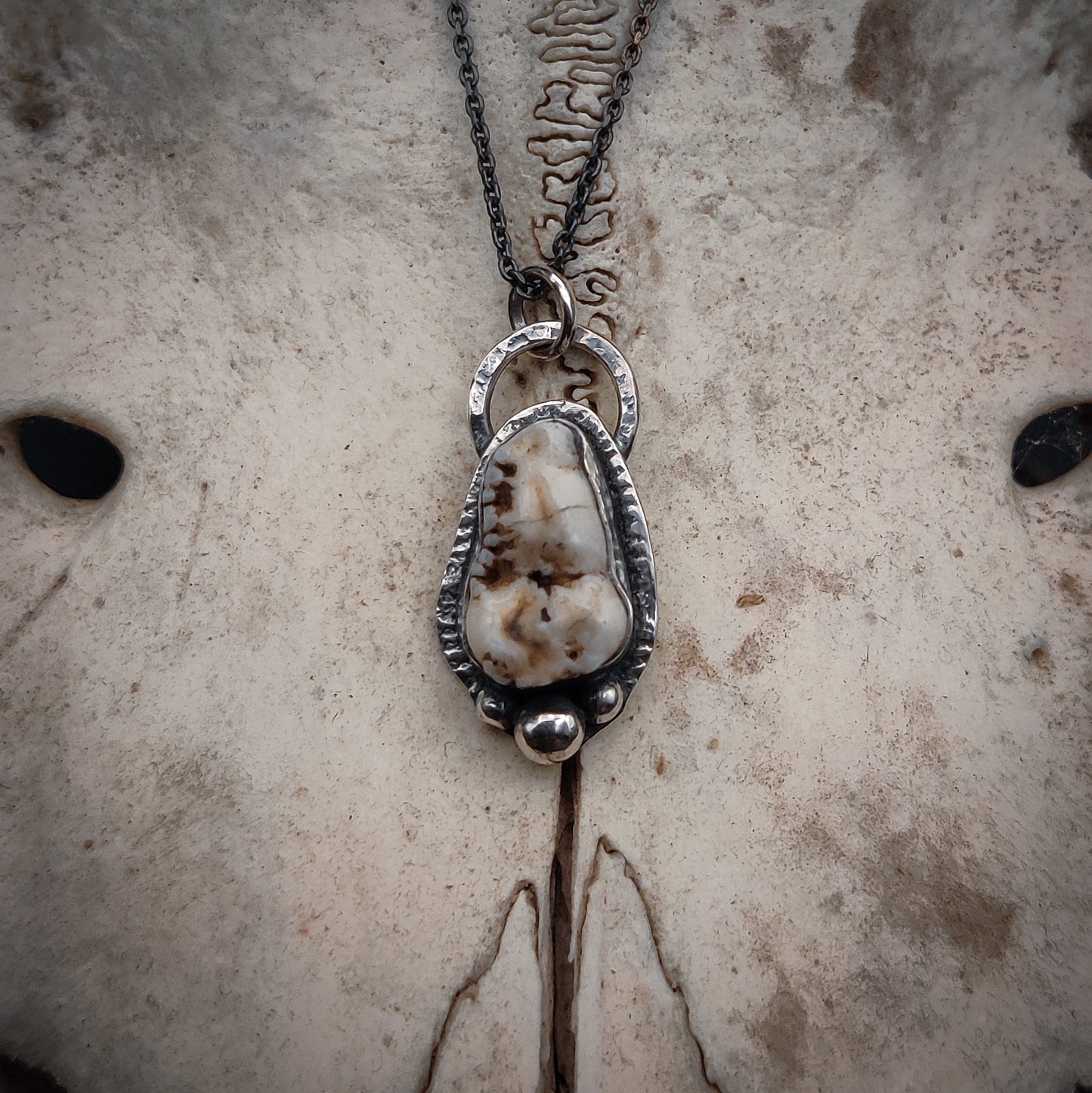 Primal - Halsband i Sterlingsilver med Vildsvinstand
