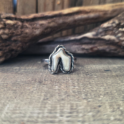 Primal - Ring i Sterlingsilver med Rävtand