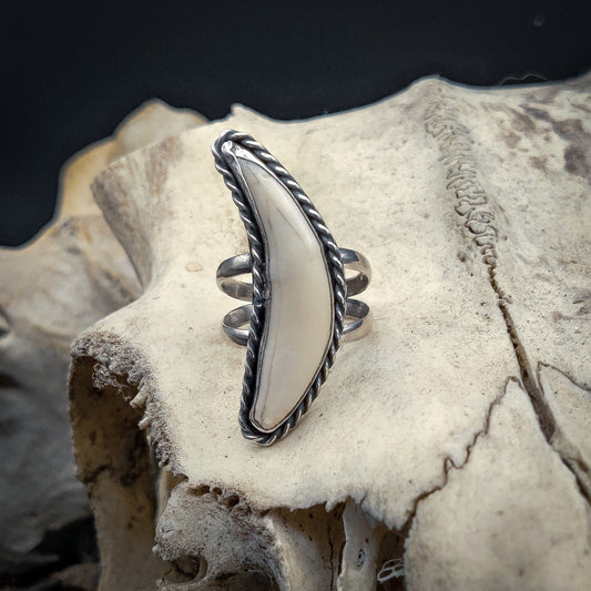 Primal - Ring i Sterlingsilver med Rävtand