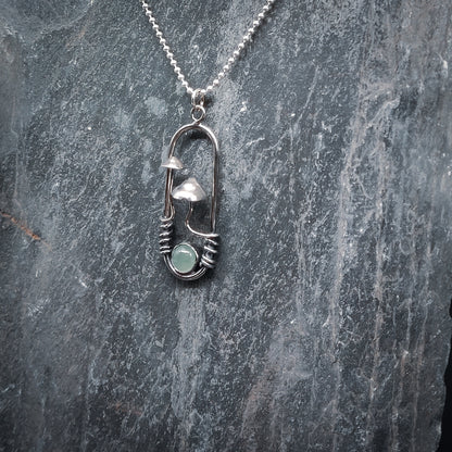 Spora - Halsband i Sterlingsilver med Ädelsten