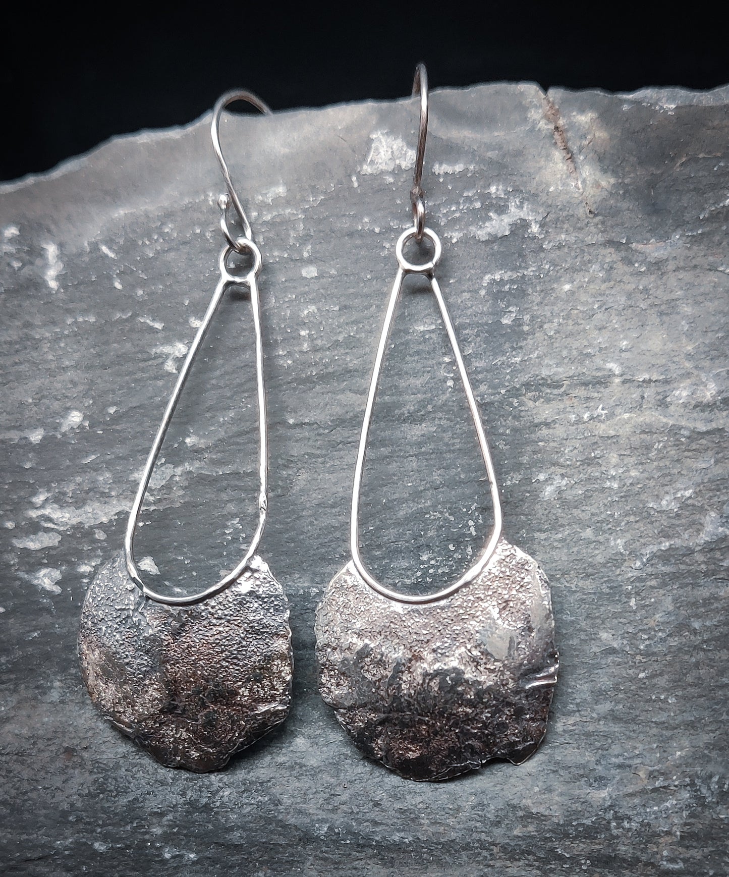 Terra - Örhängen i Sterlingsilver med Texturerad Yta