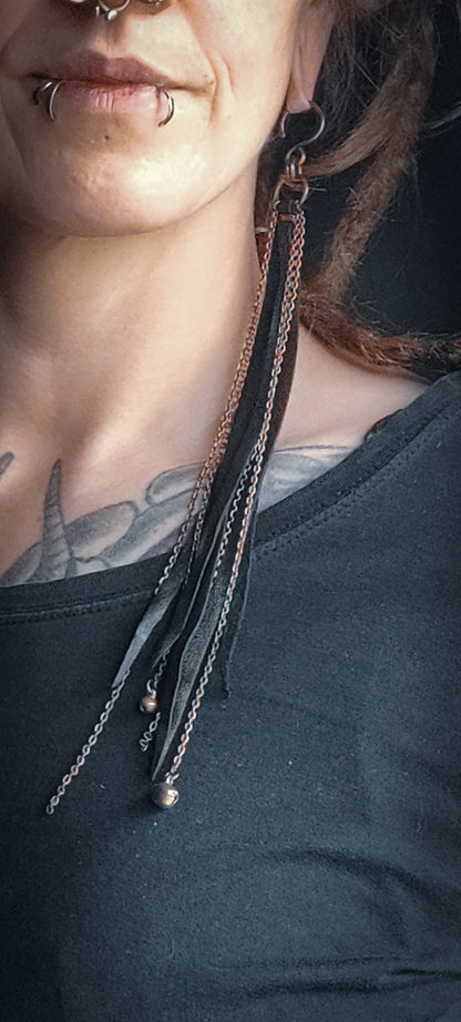 Tempest - Örhängen med Bjällror, Kedjor och Läder