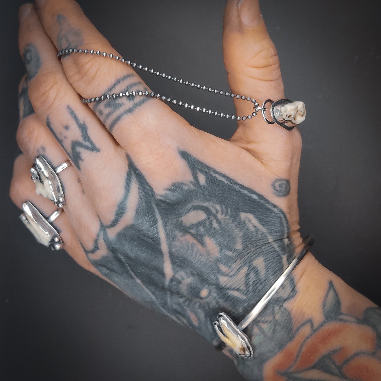 Primal - Ring i Sterlingsilver med Vildsvinstand