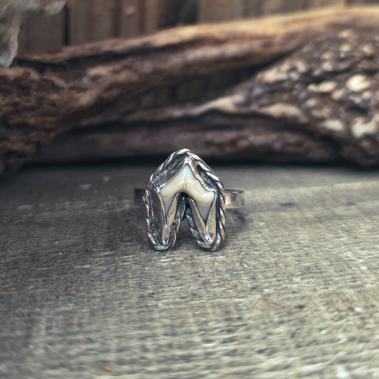 Primal - Ring i Sterlingsilver med Rävtand