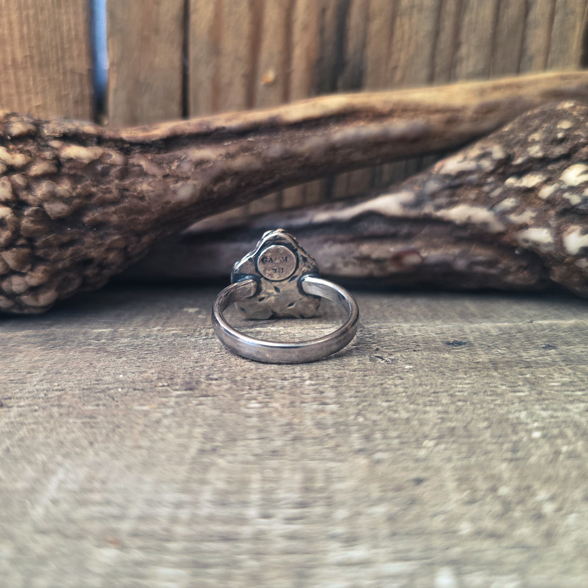 Primal - Ring i Sterlingsilver med Rävtand